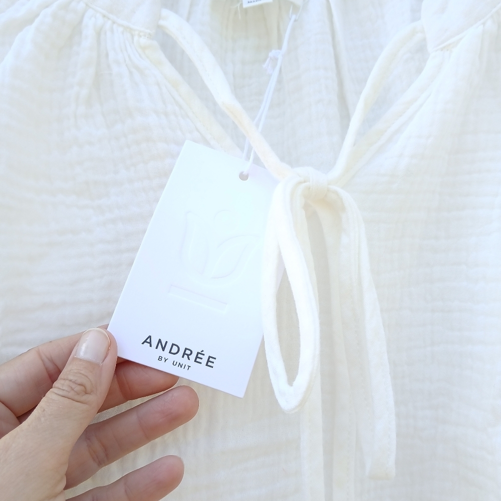 Andree By Unit White Flutter Sleeve Top 1X - image 4